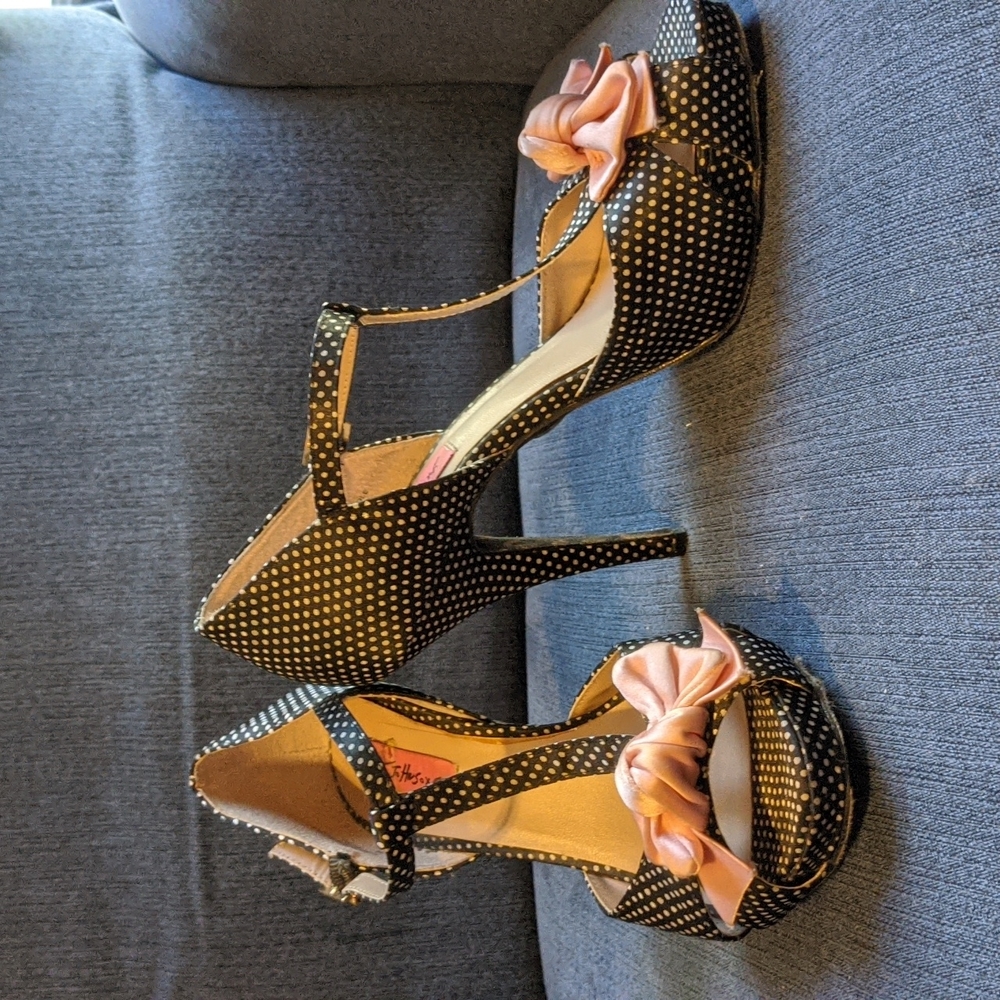 Betsey Johnson Black and White Polka Dot T-Strap Heels with Peach Bow - Picture 2 of 5